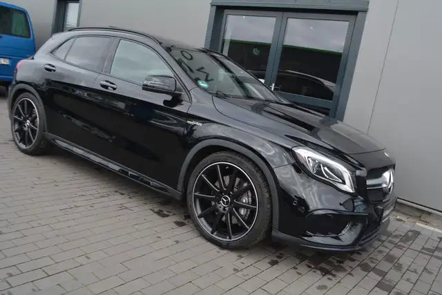 Mercedes-Benz GLA 45 AMG black 4Matic Panorama Harman Kardon