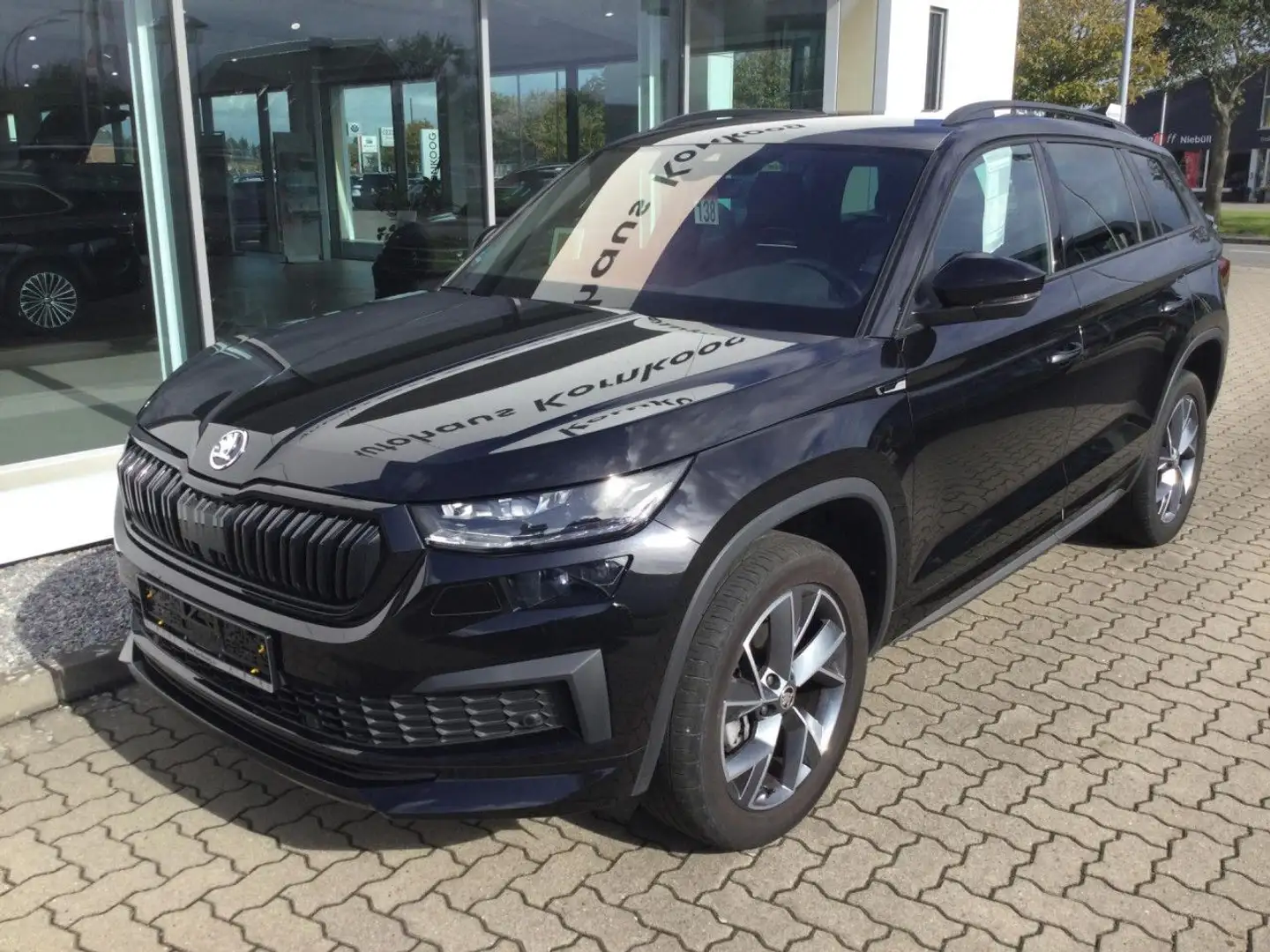 Skoda Kodiaq 2.0 TDI DSG 4x4 Sportline Travel AHK Navi Zwart - 2