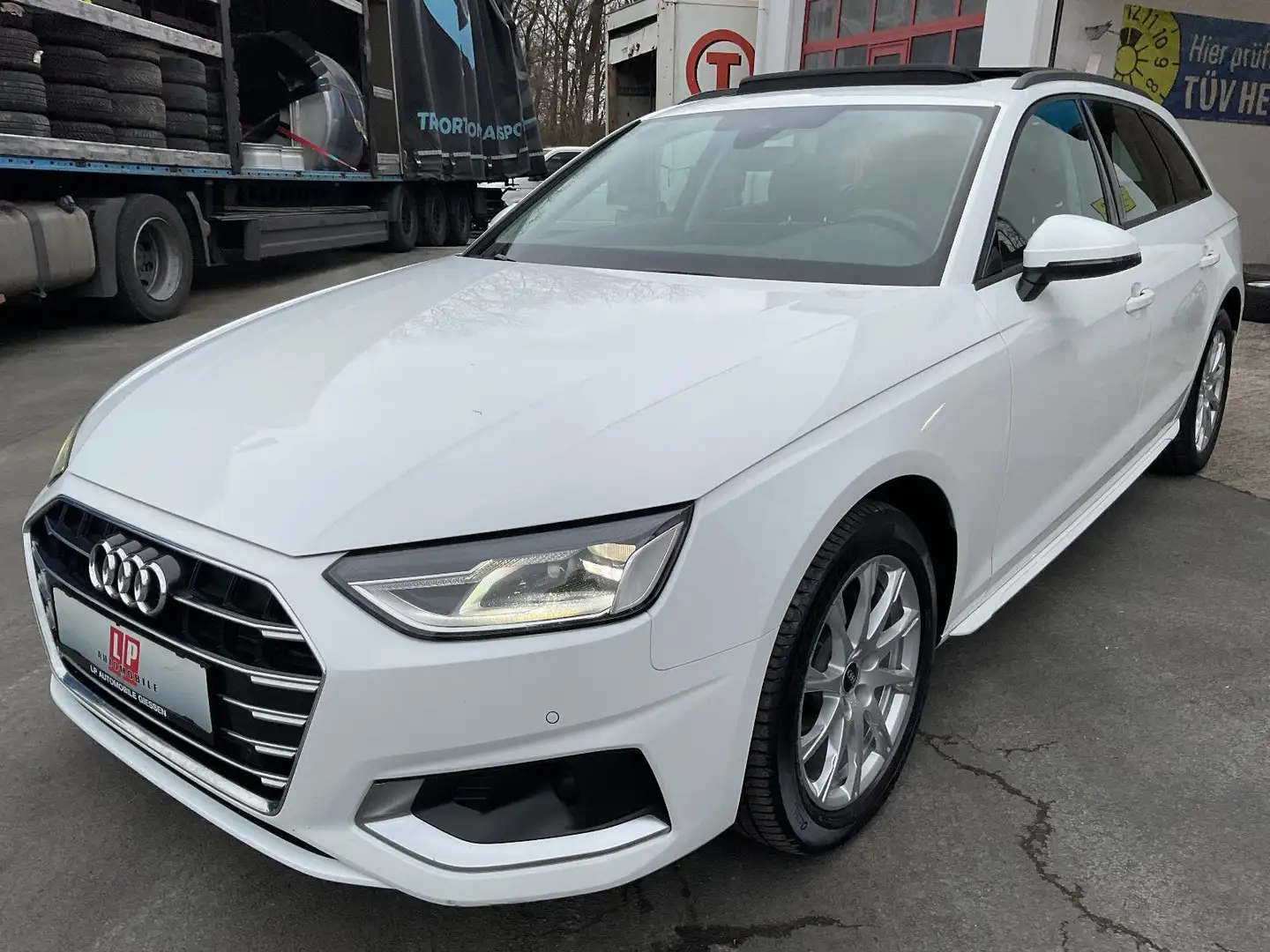 Audi A4 35 TDI advanced S tronic Panorama Kamera PDC Weiß - 1