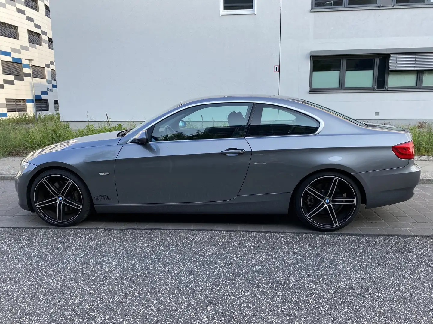 BMW 335 3er Coupe Diesel 335d Coupe Aut. Grau - 1