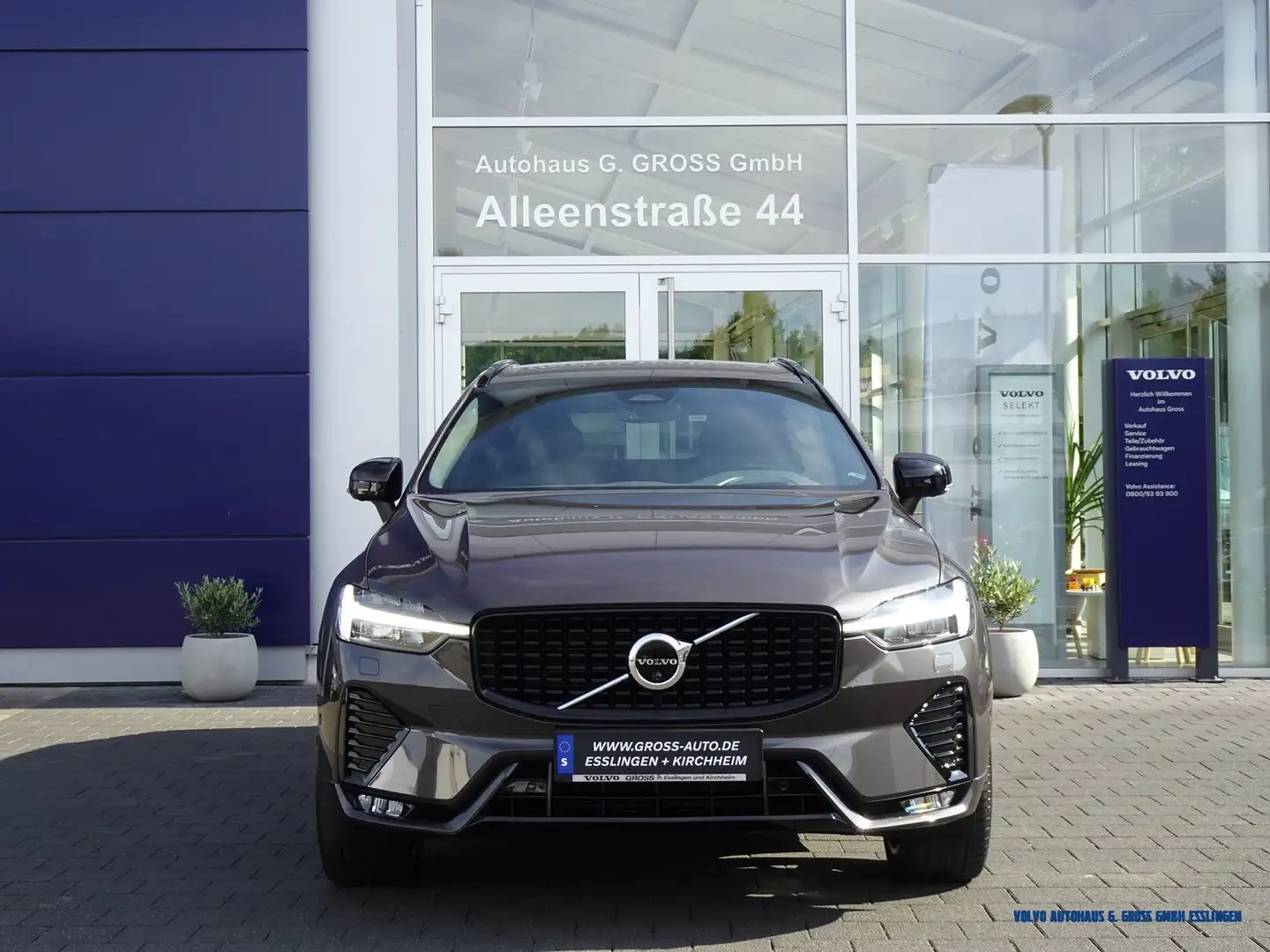 Volvo XC60 B5 Diesel AWD Geartronic R-Design Gris - 2