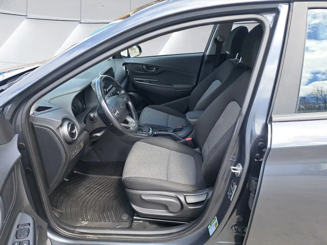 Hyundai KONA снимка Hyundai KONA