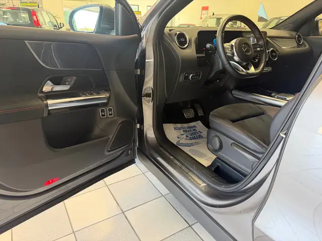 Mercedes-Benz Gla view 15