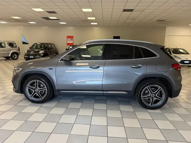 Mercedes-Benz Gla view 2