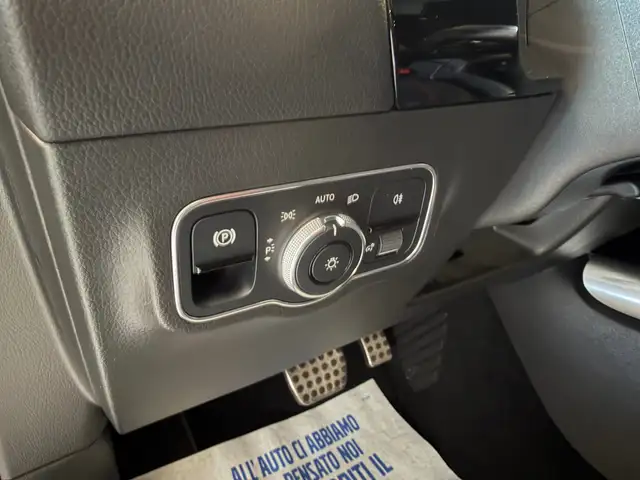 Mercedes-Benz Gla view 17