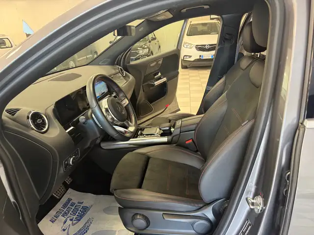 Mercedes-Benz Gla view 24