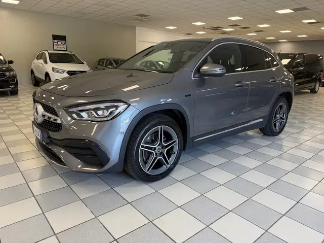 Mercedes-Benz Gla view 4