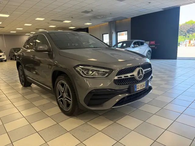 Mercedes-Benz Gla view 6