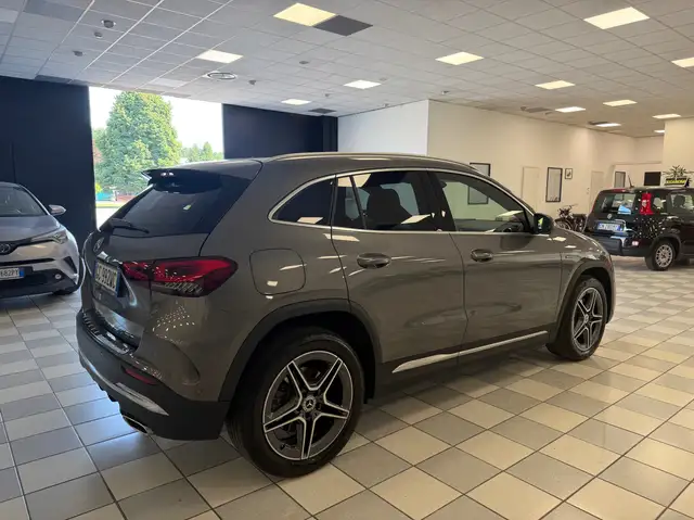 Mercedes-Benz Gla view 8