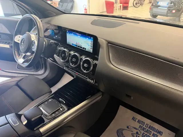 Mercedes-Benz Gla view 21