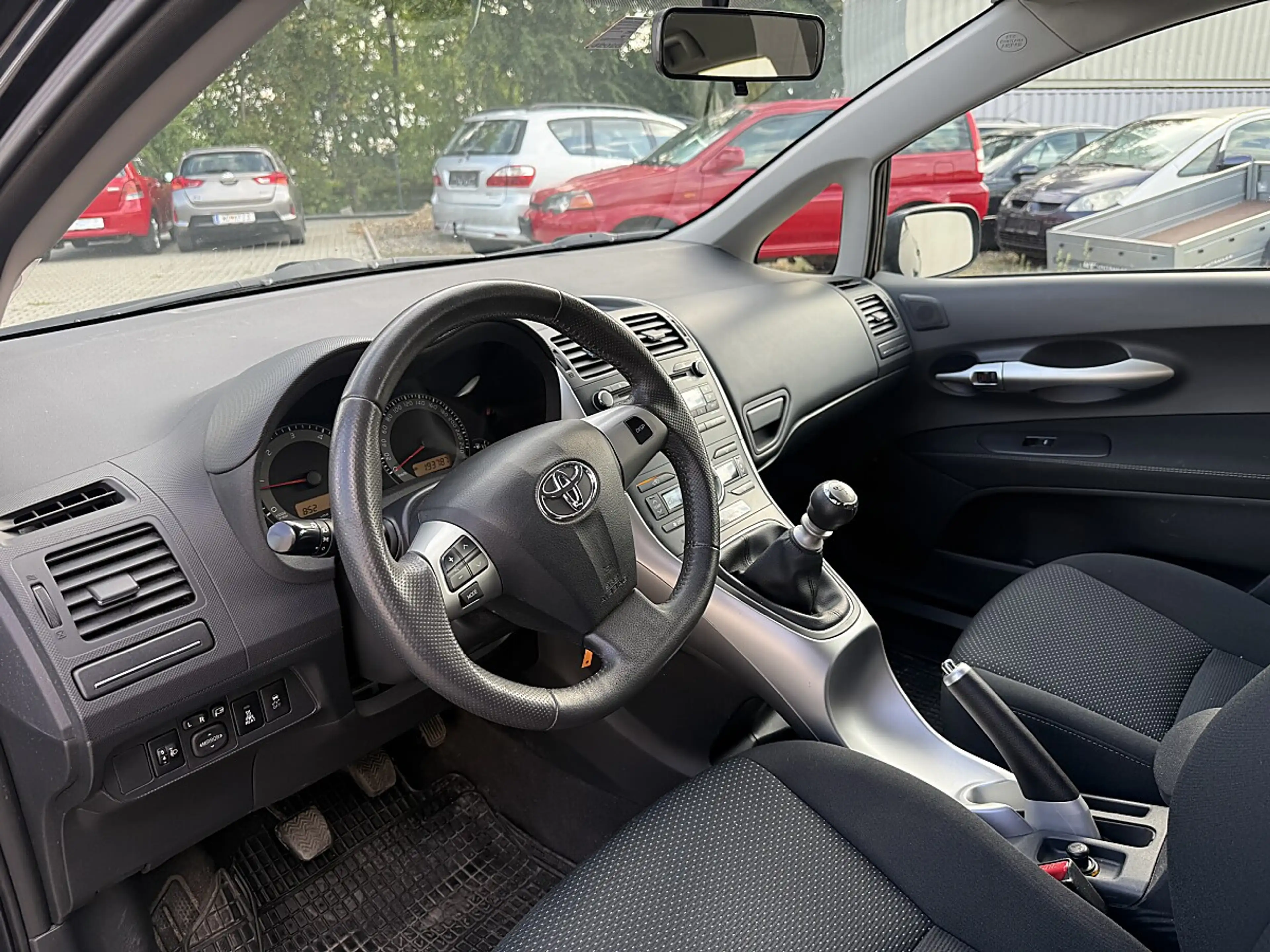 Toyota Auris 1,4 D-4D 90 DPF High Eco Titan — photo 10
