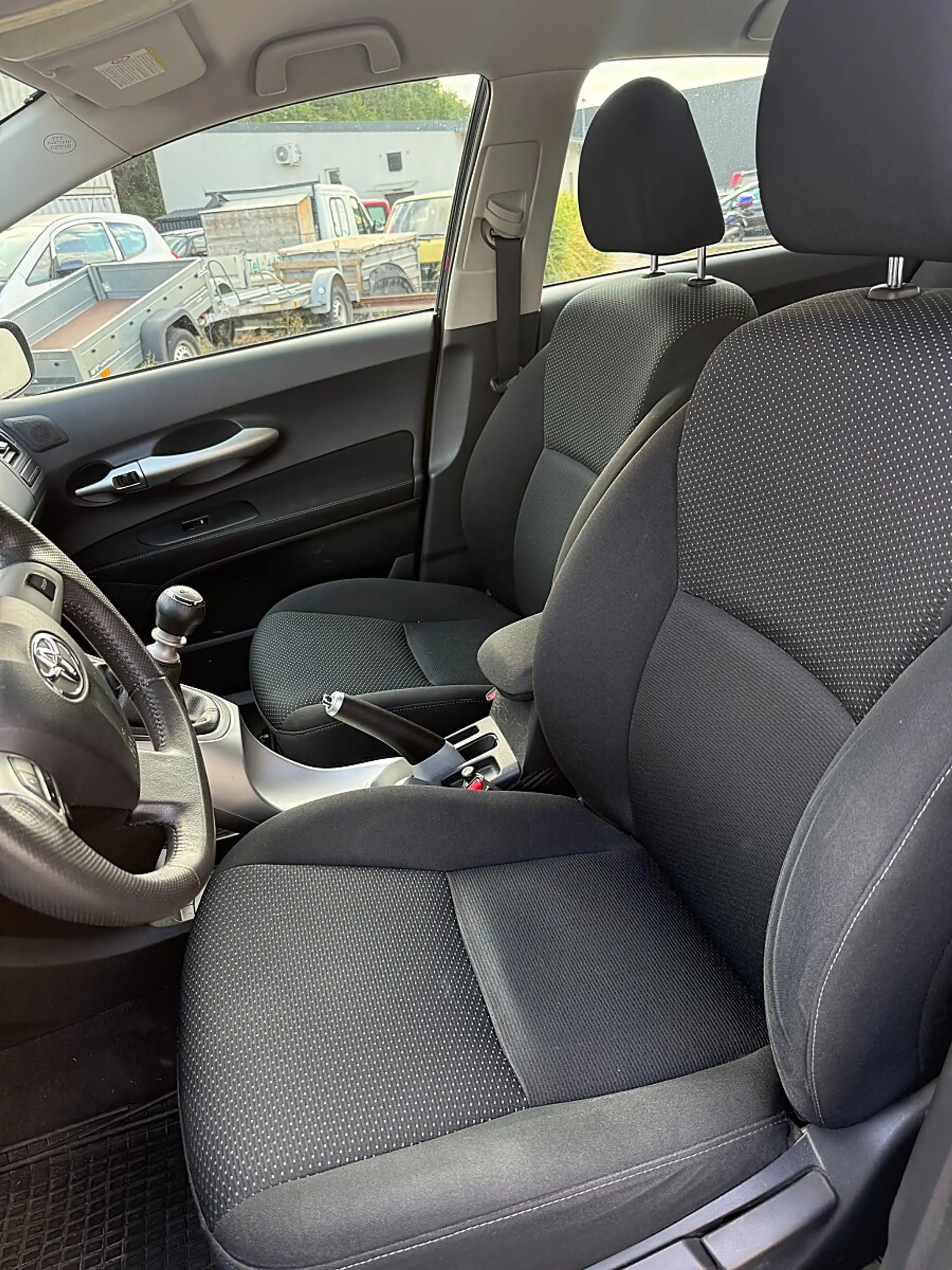 Toyota Auris 1,4 D-4D 90 DPF High Eco Titan — photo 12