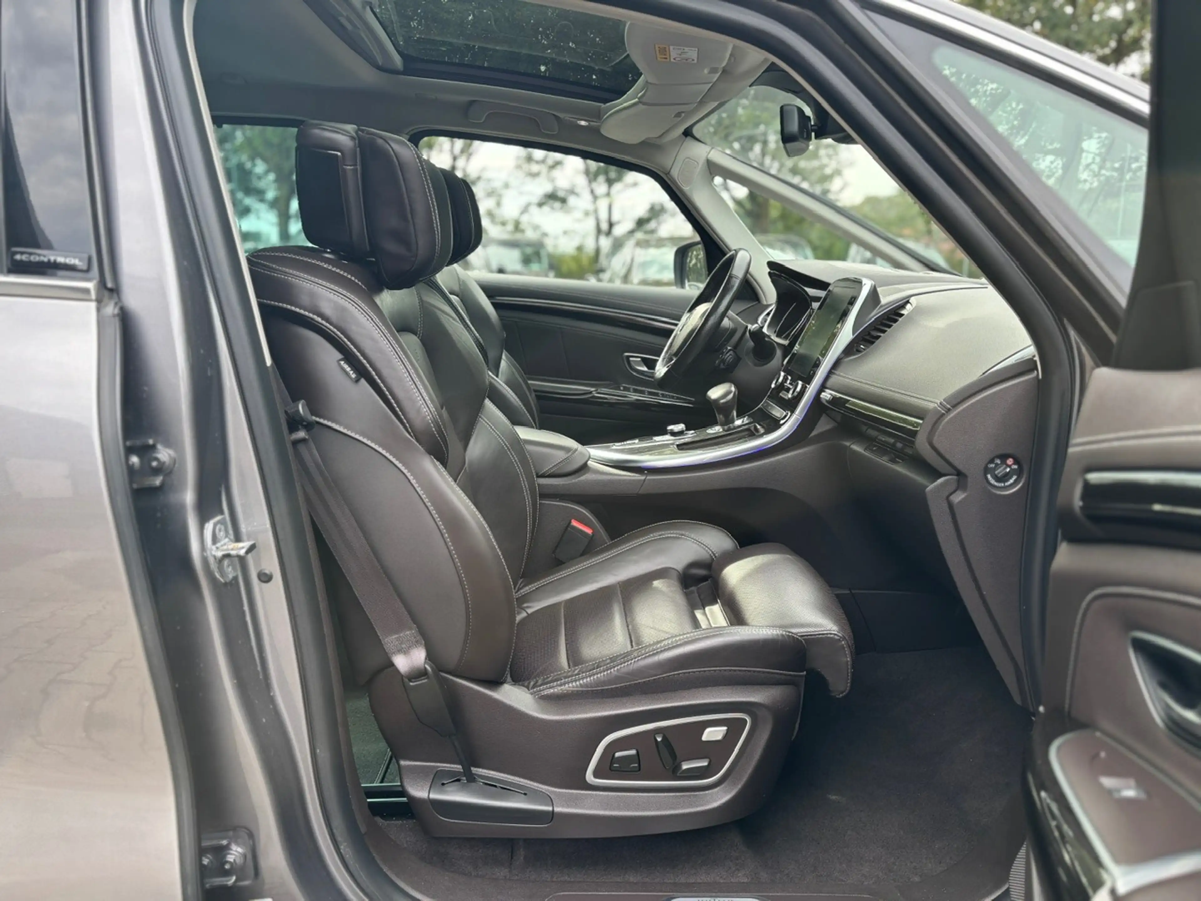 Renault Espace 1,6 dCi / Automatik / "Initiale Paris" — photo 9