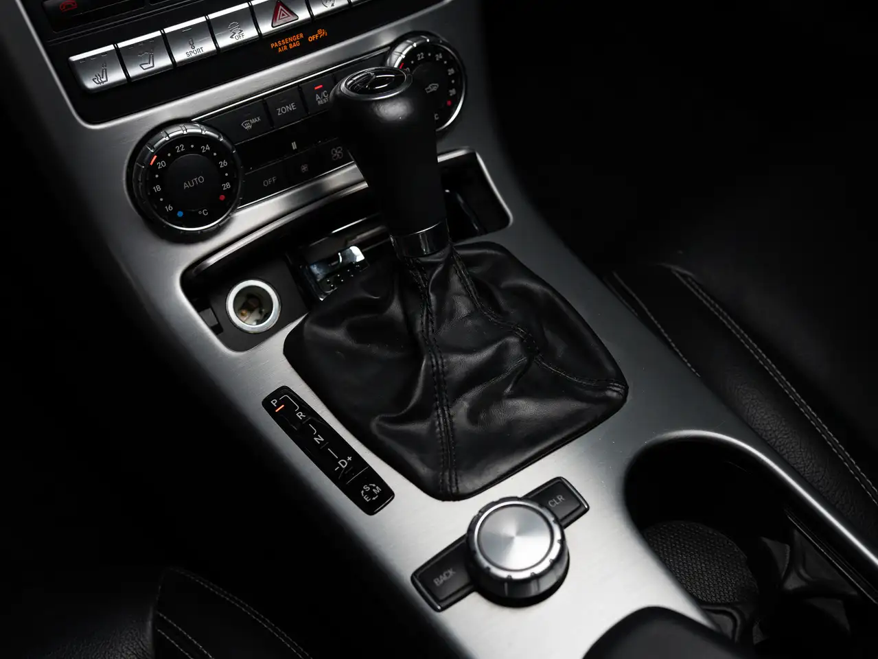 Mercedes-Benz SLK снимка Mercedes-Benz SLK