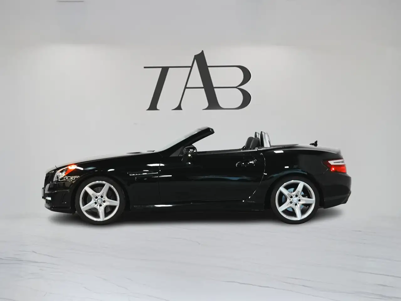 Mercedes-Benz SLK снимка Mercedes-Benz SLK