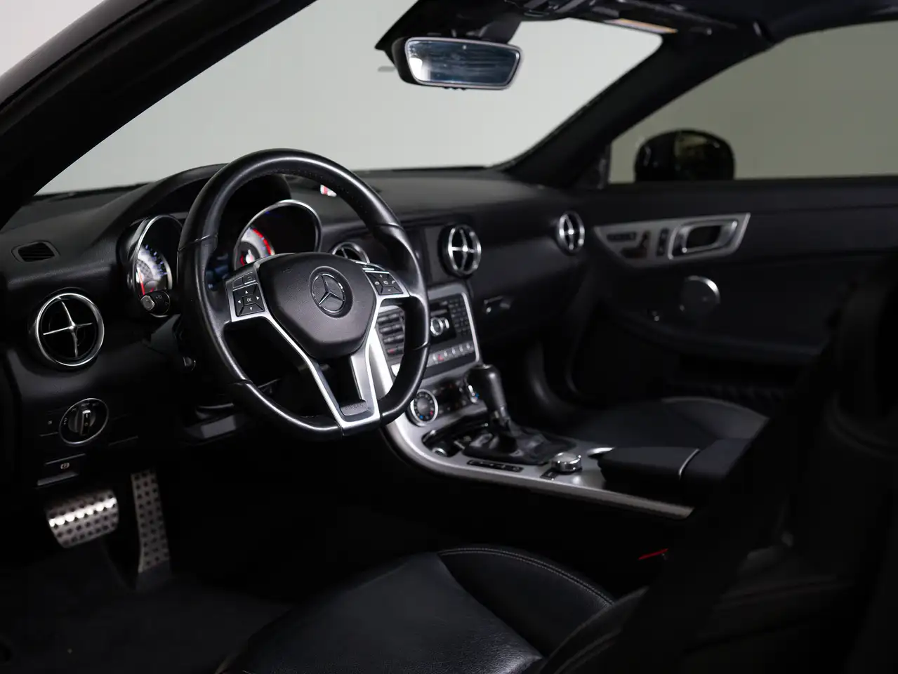 Mercedes-Benz SLK снимка Mercedes-Benz SLK