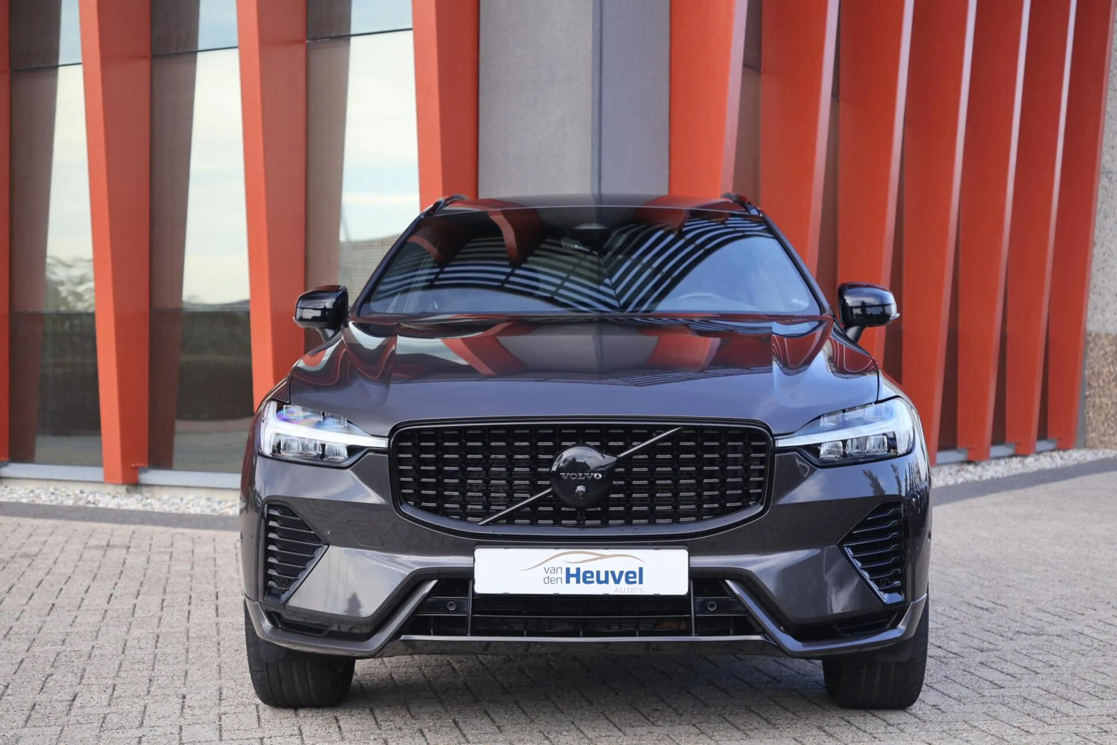 Volvo XC60 B5 R-Design | Stoelverwarming | Trekhaak | 360° Ca — photo 2