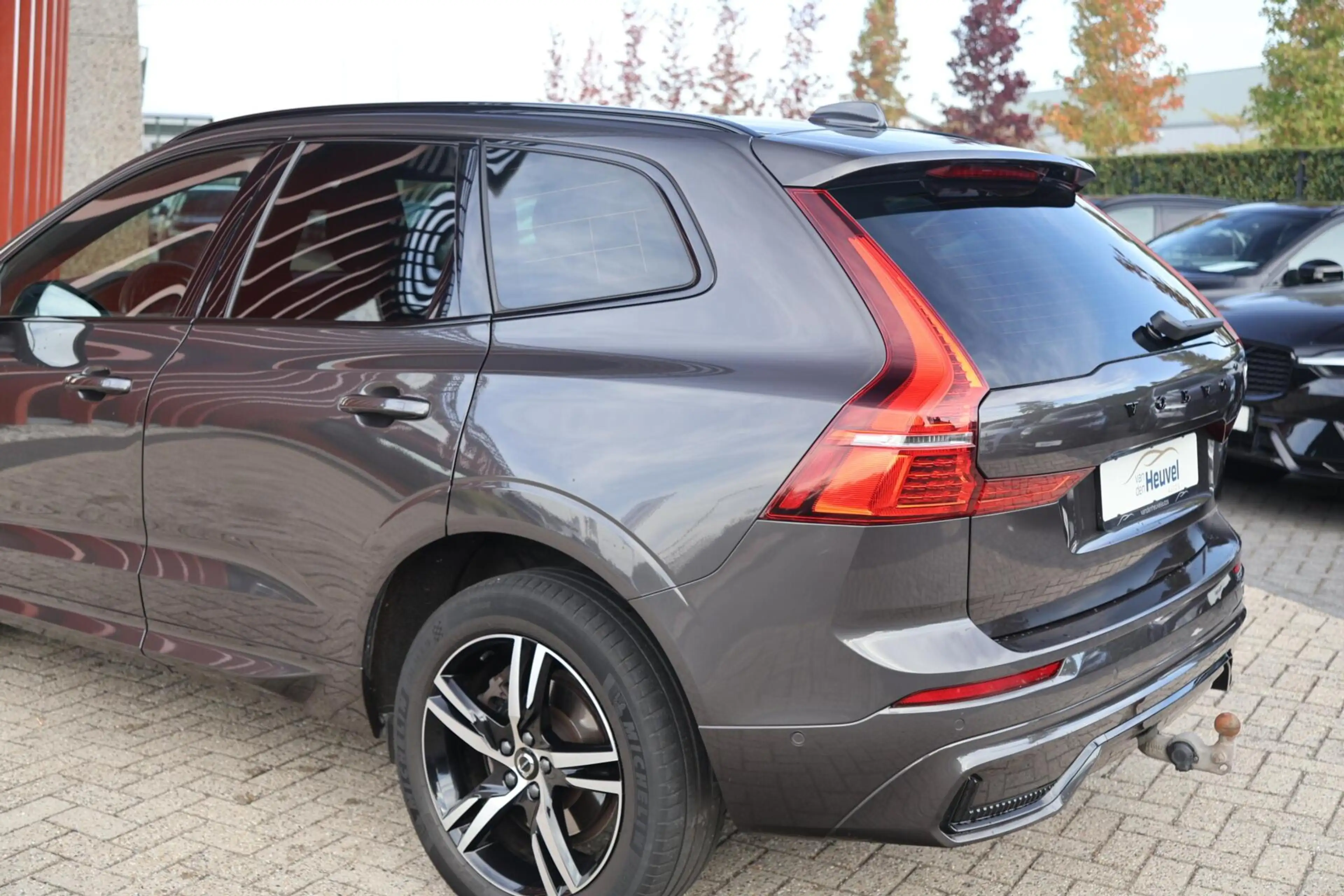 Volvo XC60 B5 R-Design | Stoelverwarming | Trekhaak | 360° Ca — photo 9
