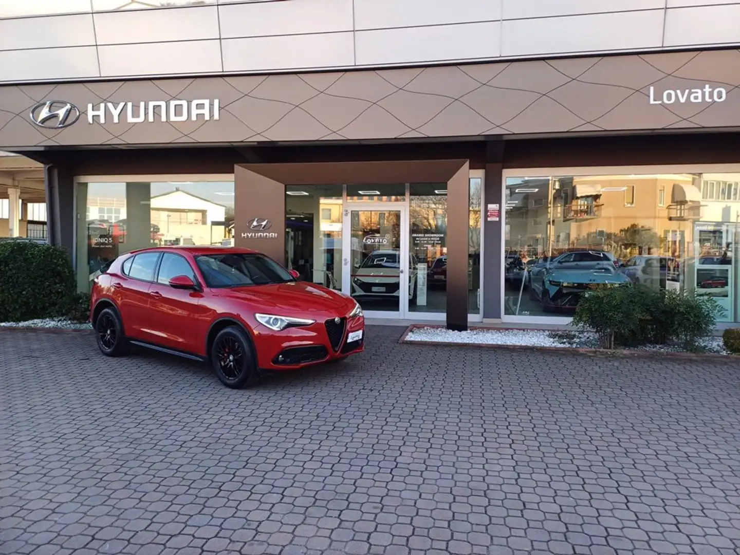 Alfa Romeo Stelvio 2.2 Turbodiesel 180 CV AT8 Q4 Business Rojo - 1