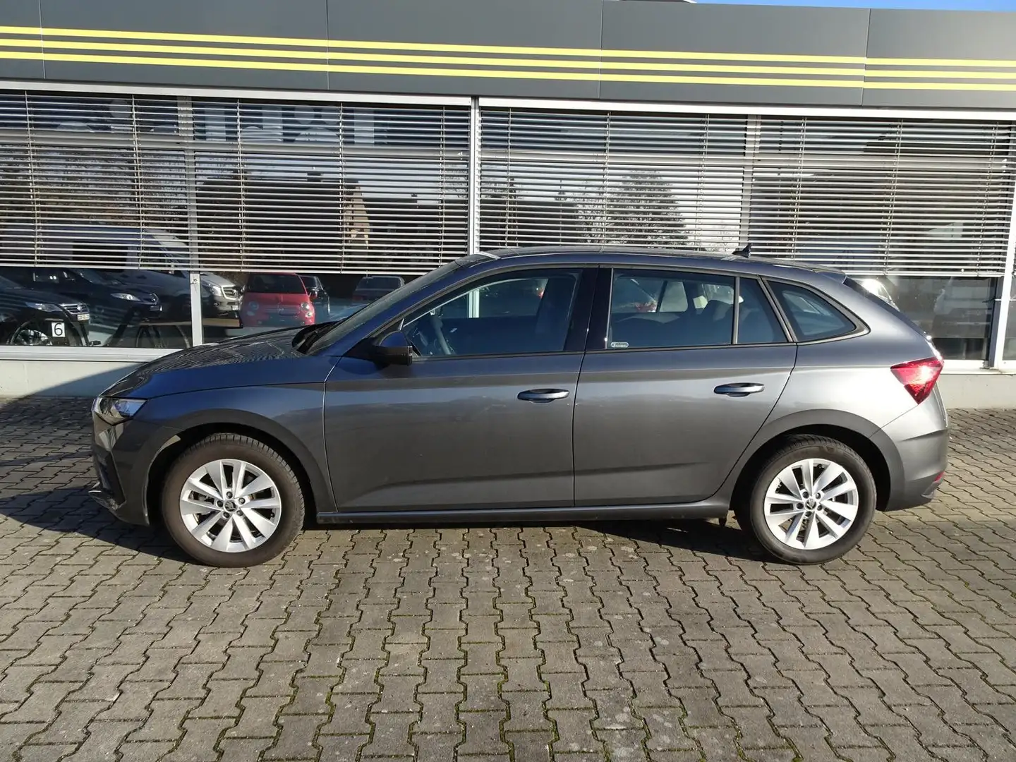 Skoda Scala 1.0 TSI 85kW Selection* Grau - 2