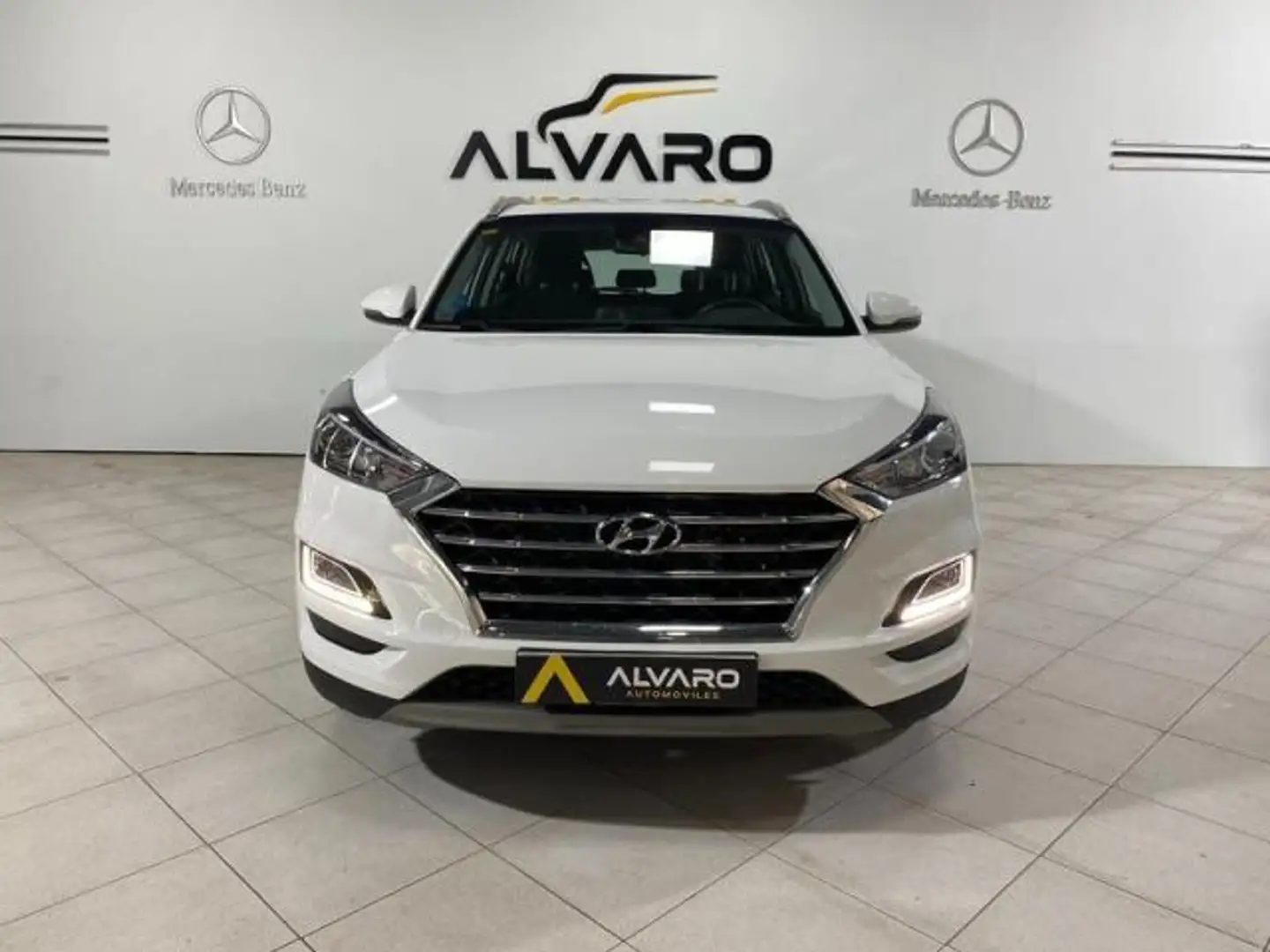 Hyundai TUCSON 1.6CRDI 48V SLE 4x2 Wit - 2