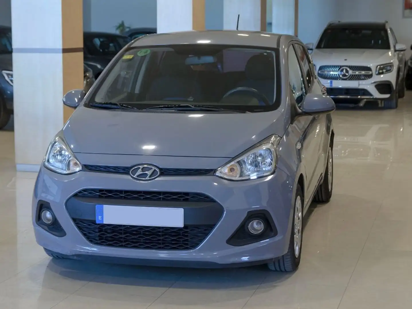 Hyundai i10 1.0 Essence Gris - 1