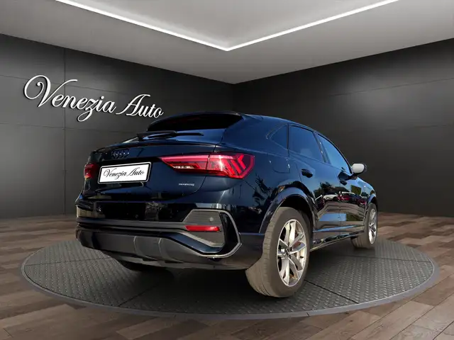 Audi Q3 view 4