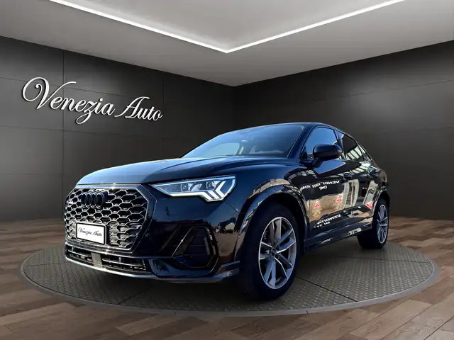 Audi Q3 main image
