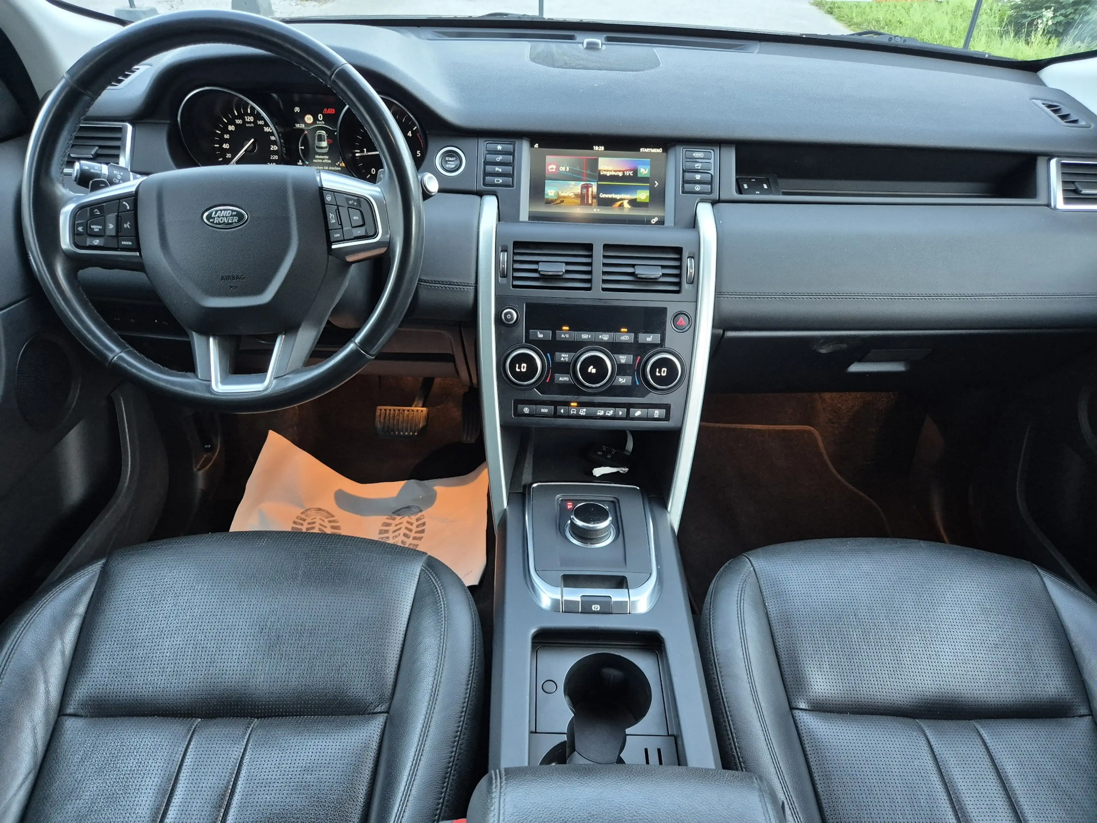 Land Rover Discovery Sport SE AWD — photo 6