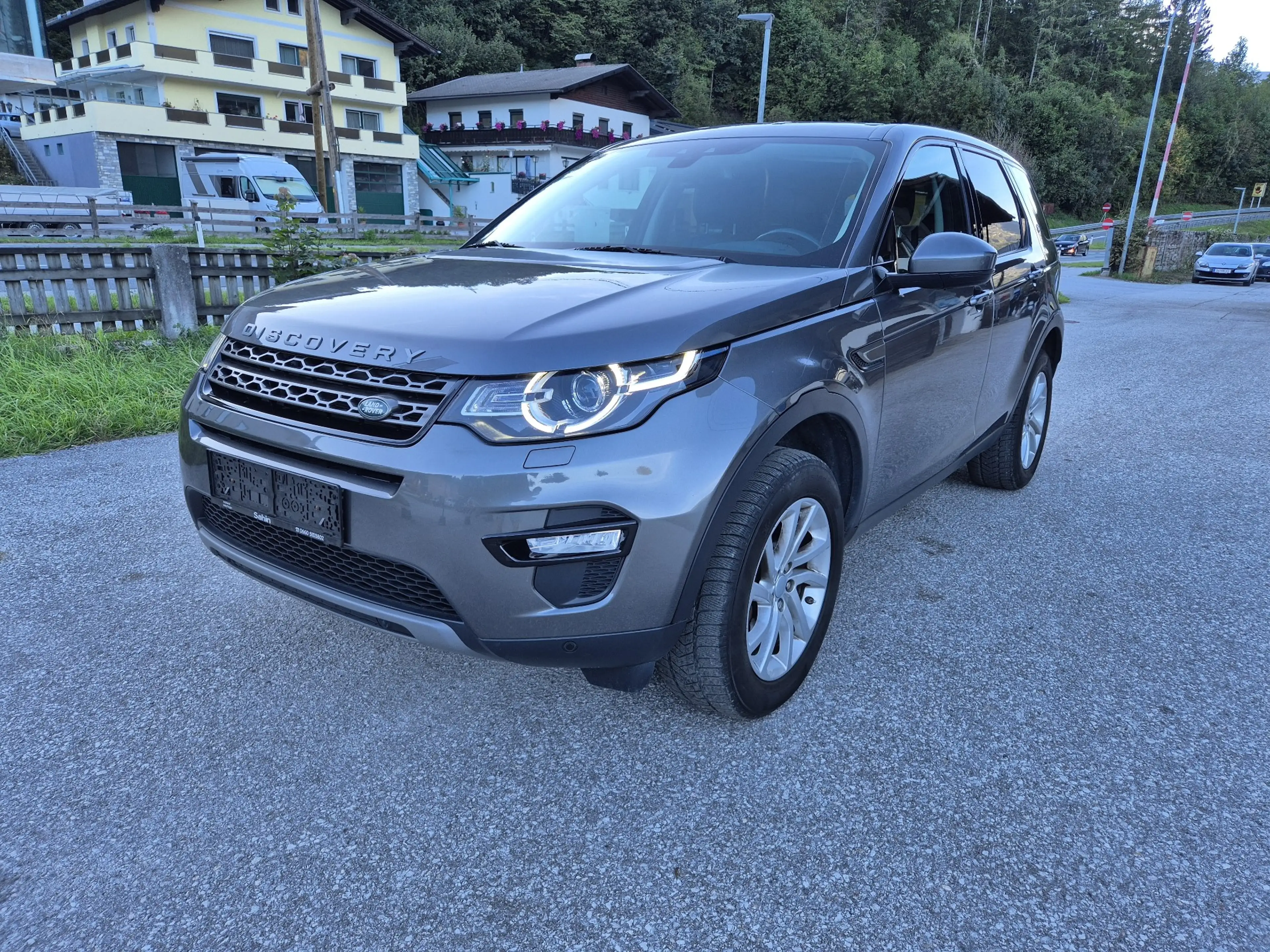 Land Rover Discovery Sport SE AWD