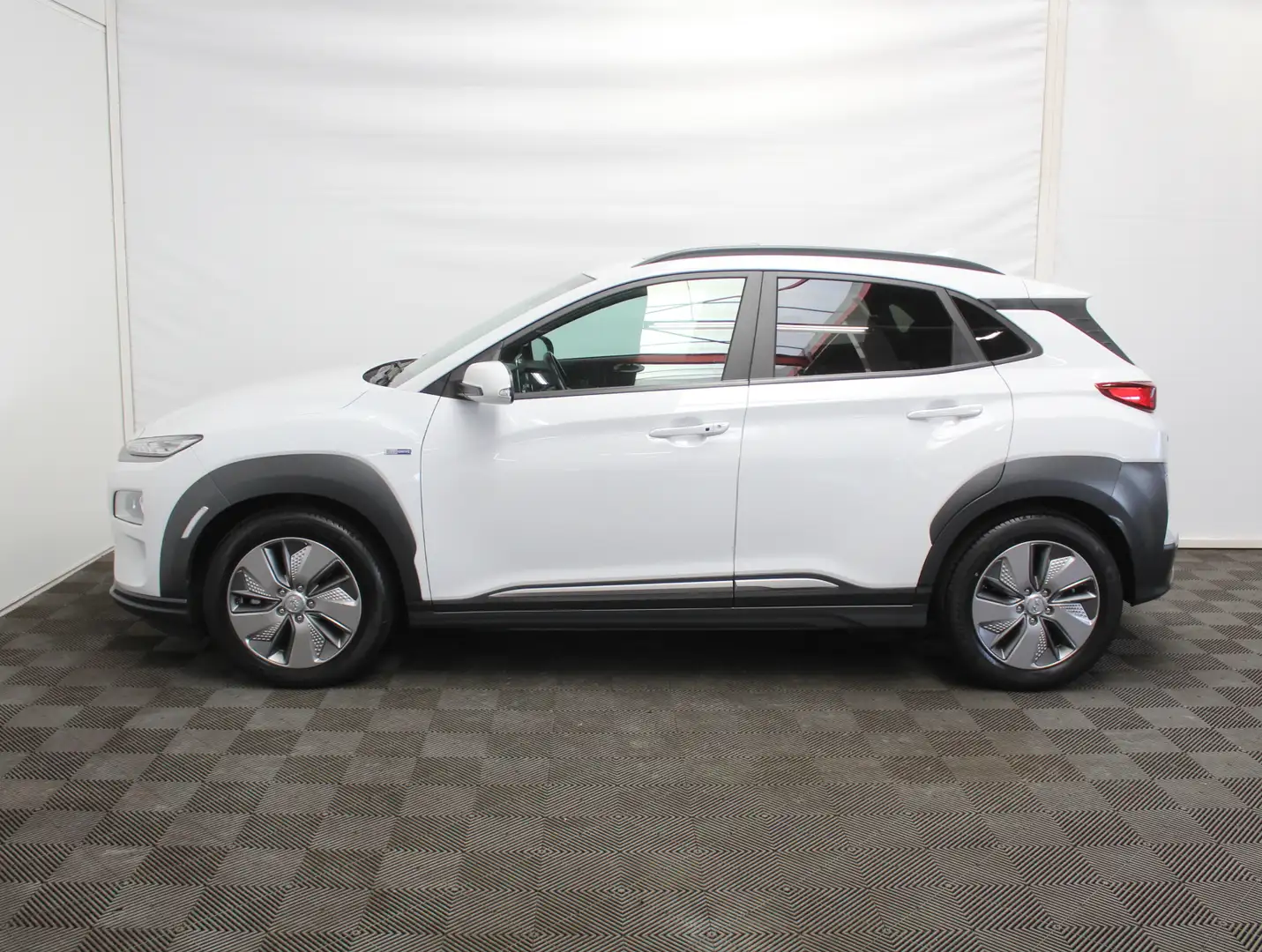 Hyundai KONA EV Premium 64 kWh CARPLAY | 3 FASE | CAMERA | DAB Blanc - 2