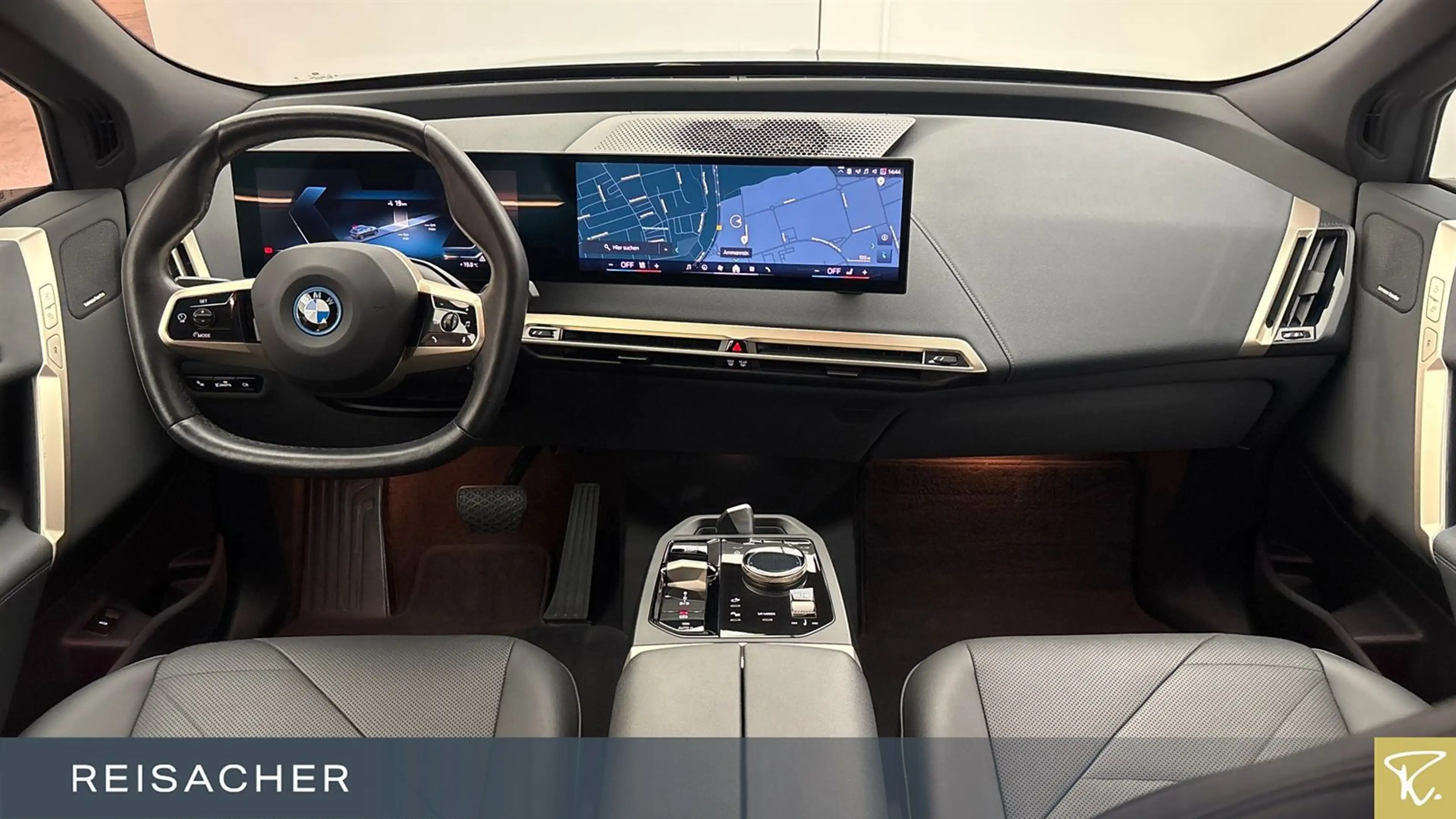 BMW iX A xDrive40 Sport ACC RFK AHK Laser LCProf — photo 6
