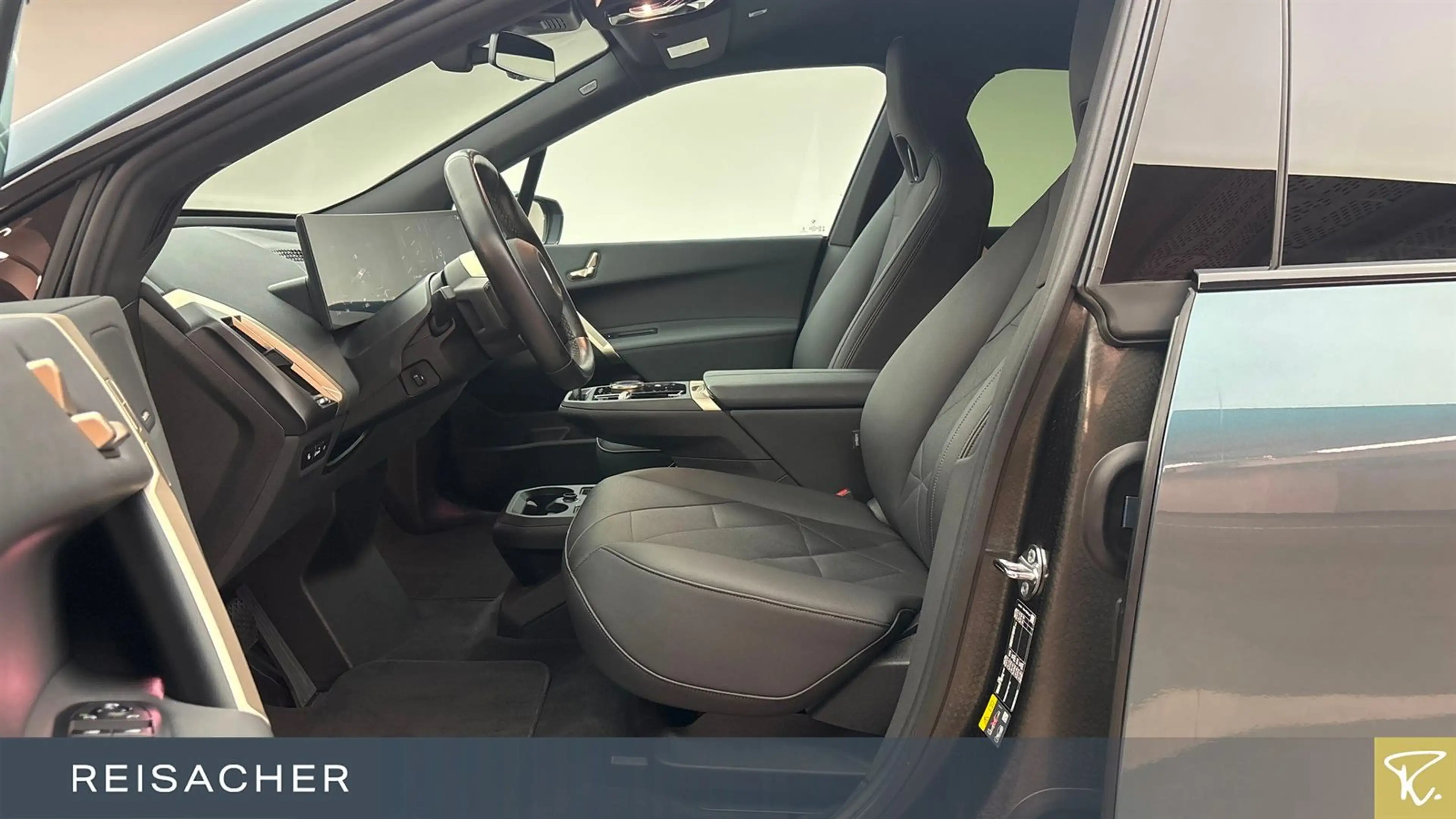 BMW iX A xDrive40 Sport ACC RFK AHK Laser LCProf — photo 4