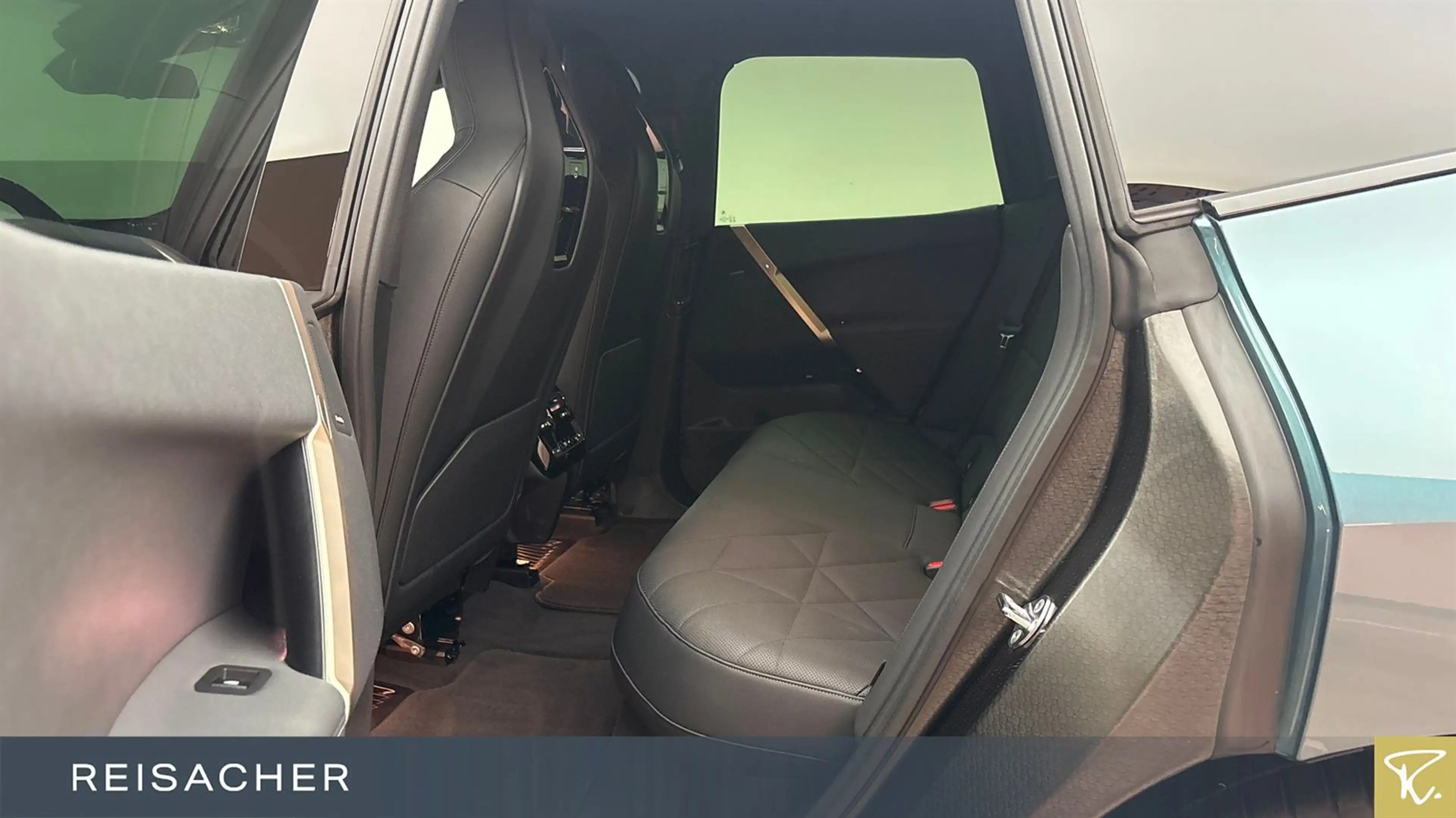 BMW iX A xDrive40 Sport ACC RFK AHK Laser LCProf — photo 7