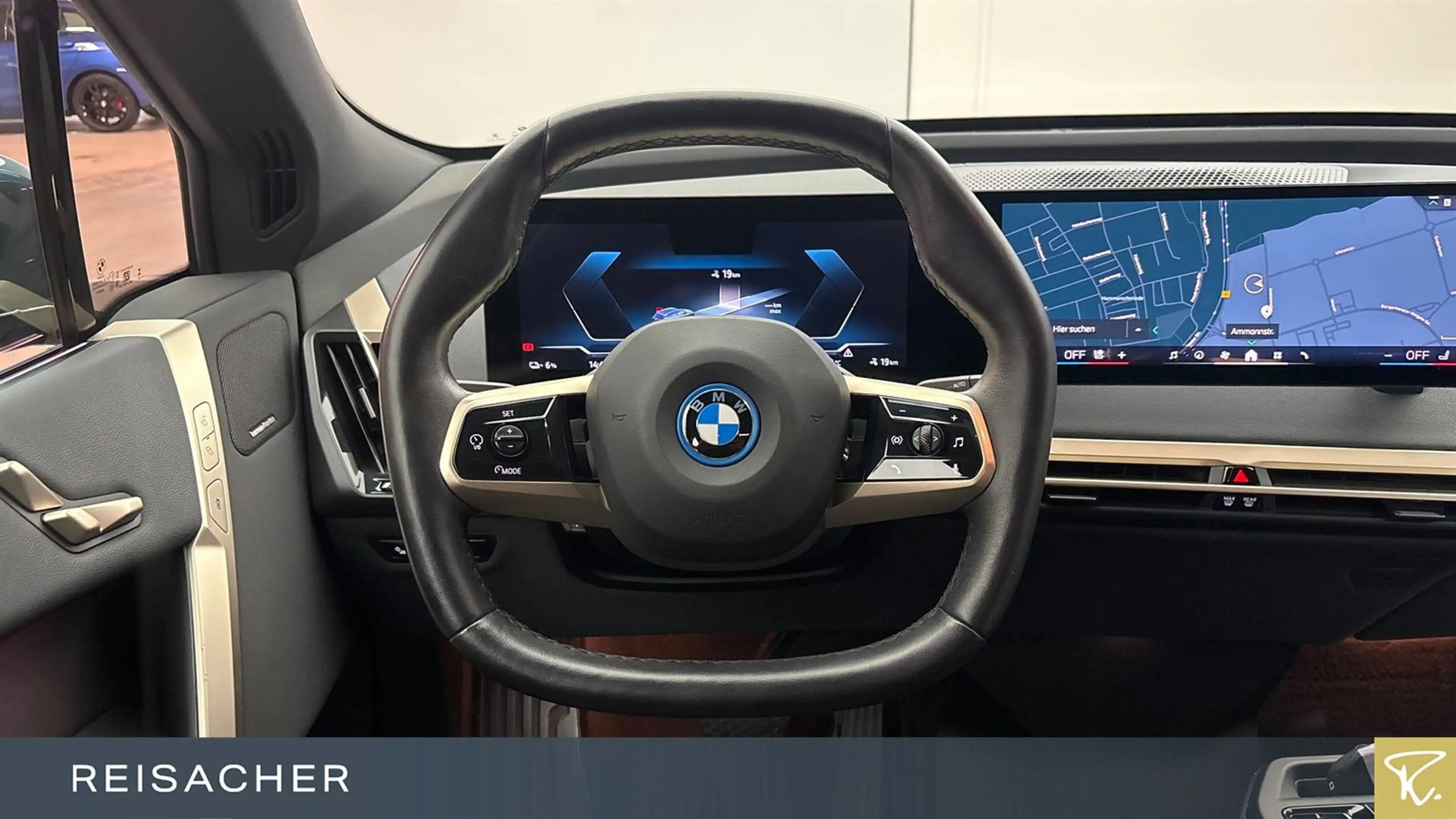 BMW iX A xDrive40 Sport ACC RFK AHK Laser LCProf — photo 5