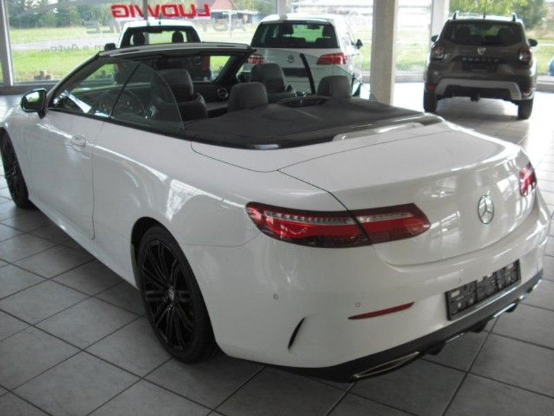 Mercedes-Benz E 200 E Cabrio AMG-Line Leder LED Klappe — photo 9