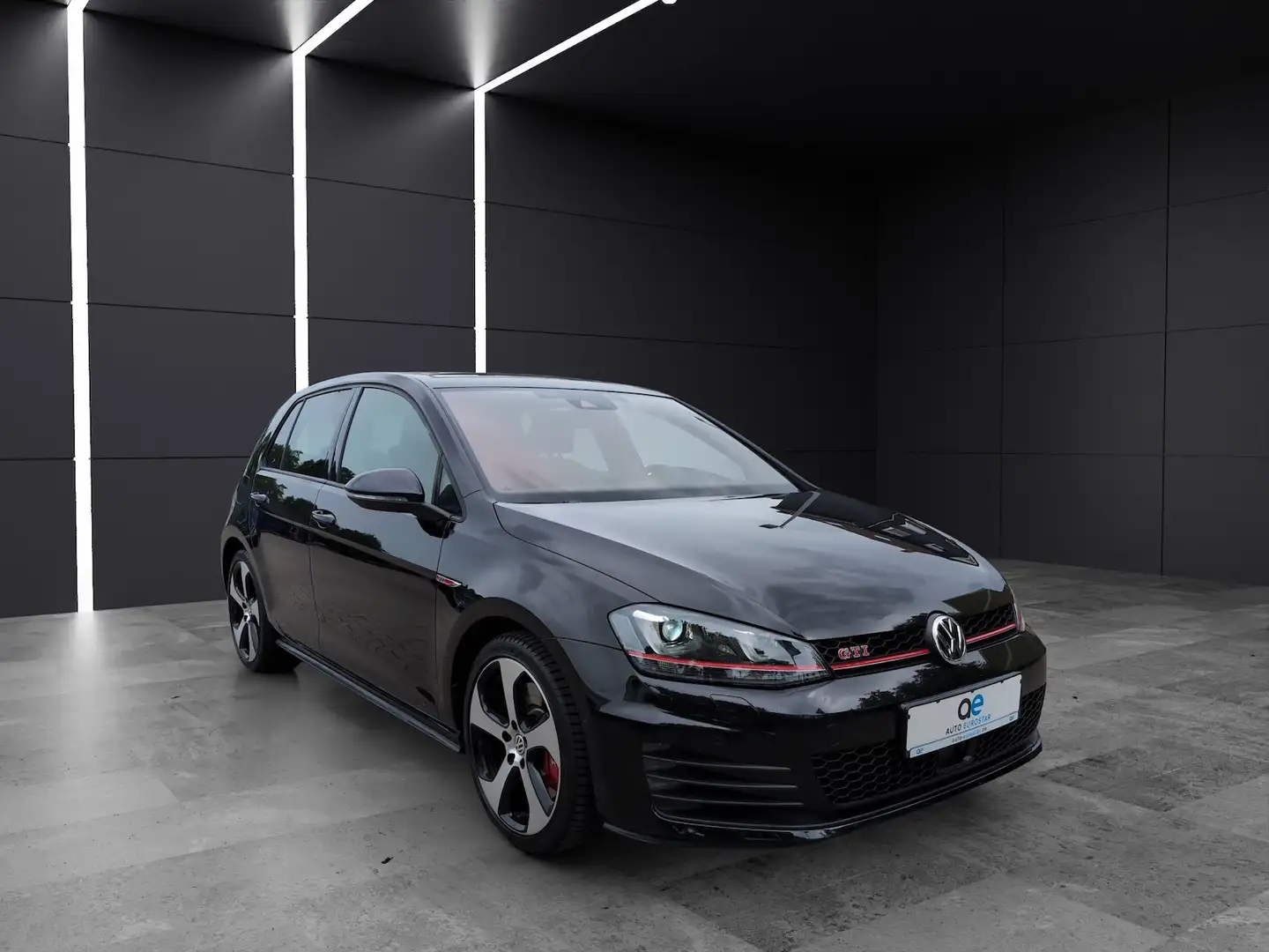 Volkswagen Golf GTI Perform.*Vienna*Pano*ACC*DCC*KAM*DYN* Zwart - 2