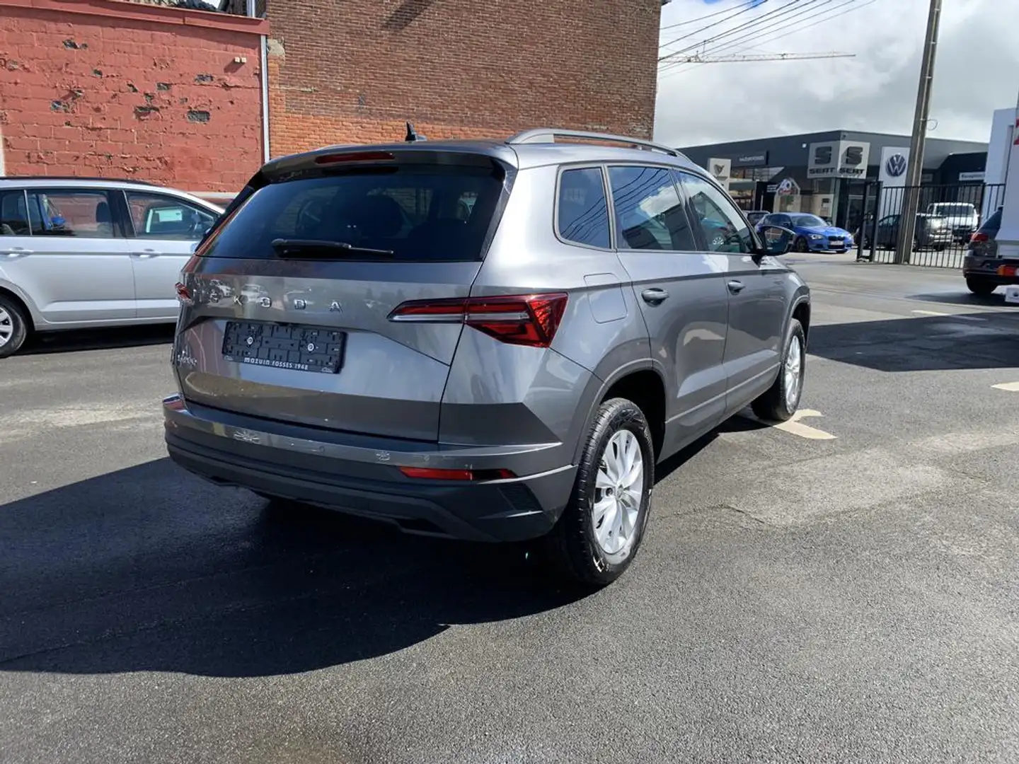 Skoda Karoq AMB TS 81/1.0 M6F Gris - 2