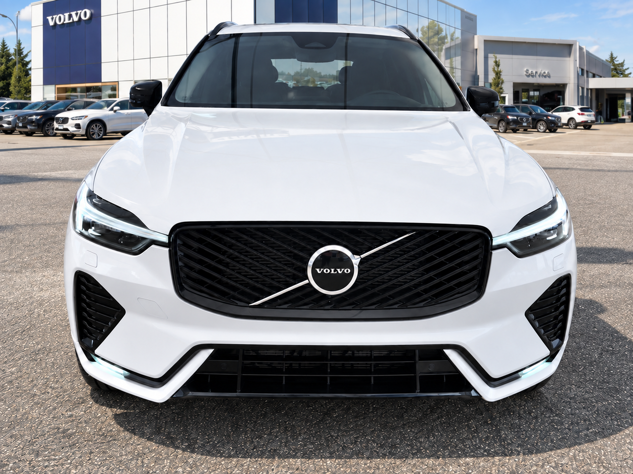 2026 Volvo XC60 B5 AWD Core Dark Theme MHEV | CarPlay / Android Au — снимка 1