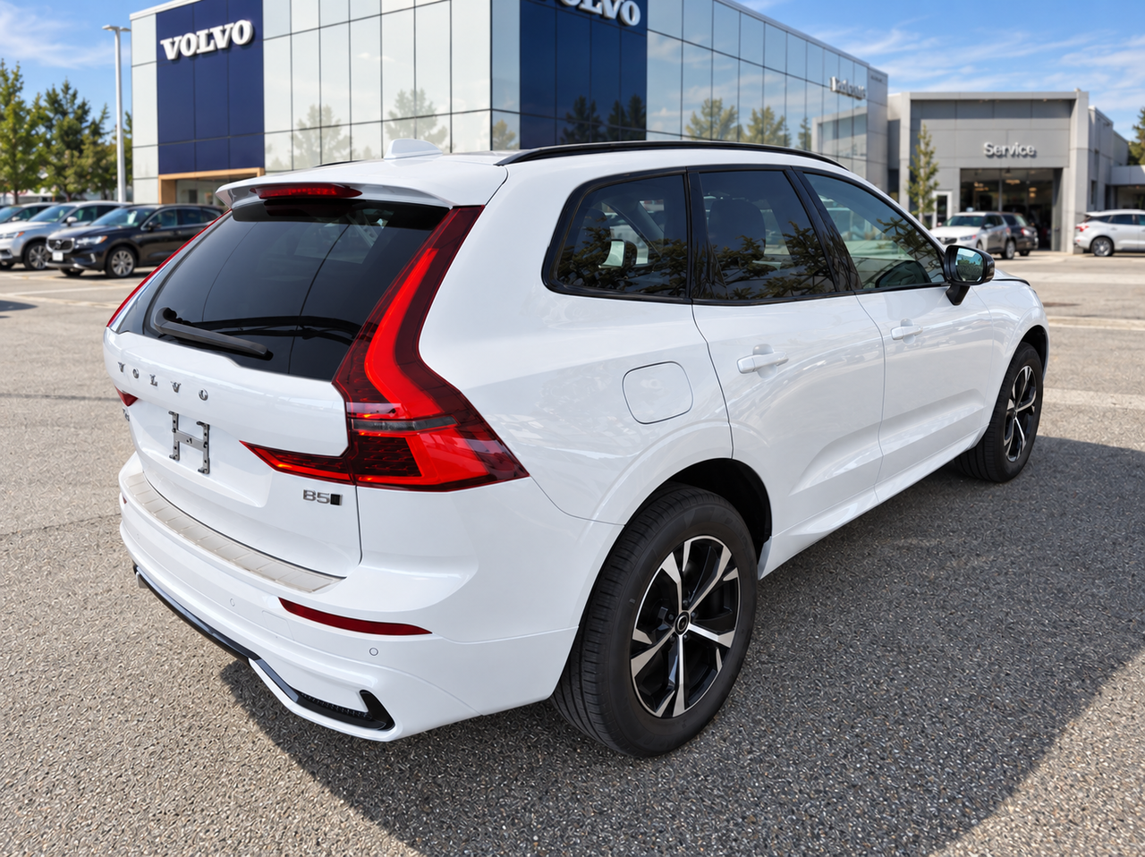 2026 Volvo XC60 B5 AWD Core Dark Theme MHEV | CarPlay / Android Au — снимка 1