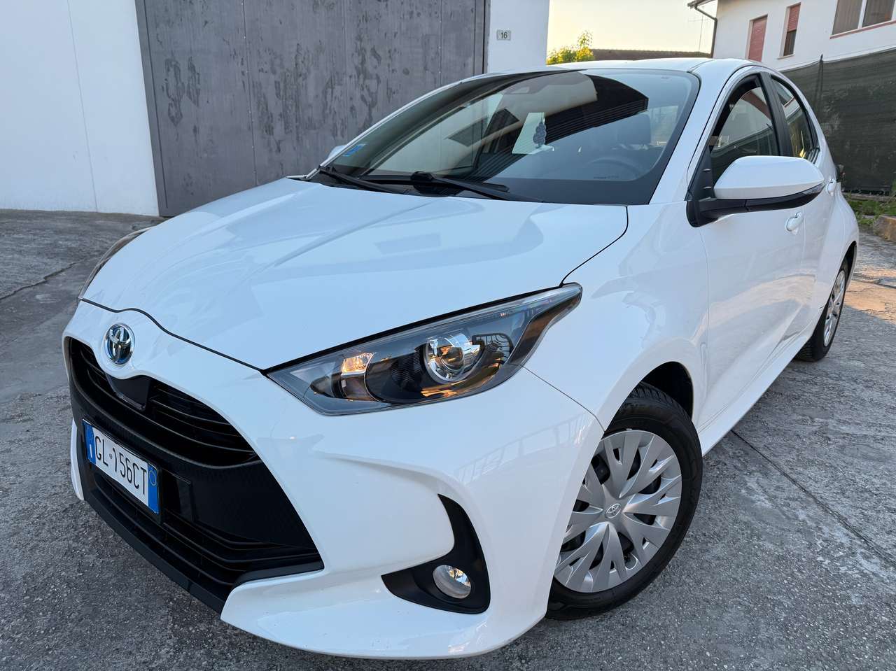 Toyota Yaris Yaris 2022 1.5 HYBRID EURO 6E NEOPATENTATI