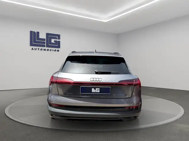 Audi E-Tron view 6