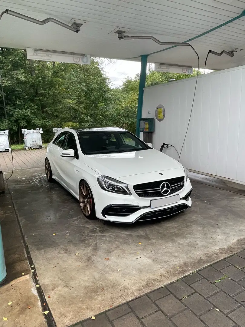 Mercedes-Benz A 45 AMG 4Matic Speedshift 7G-DCT - 1