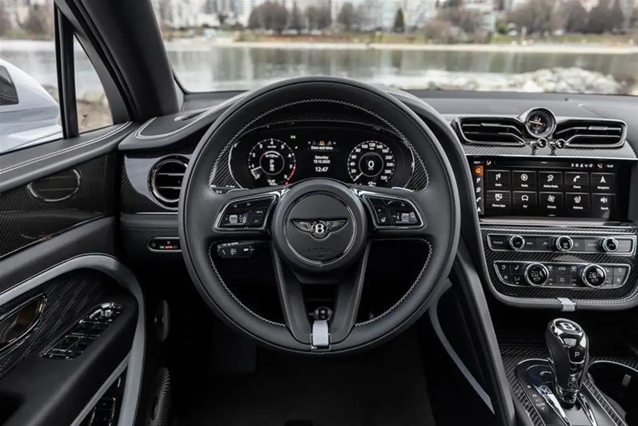 Bentley Bentayga снимка Bentley Bentayga