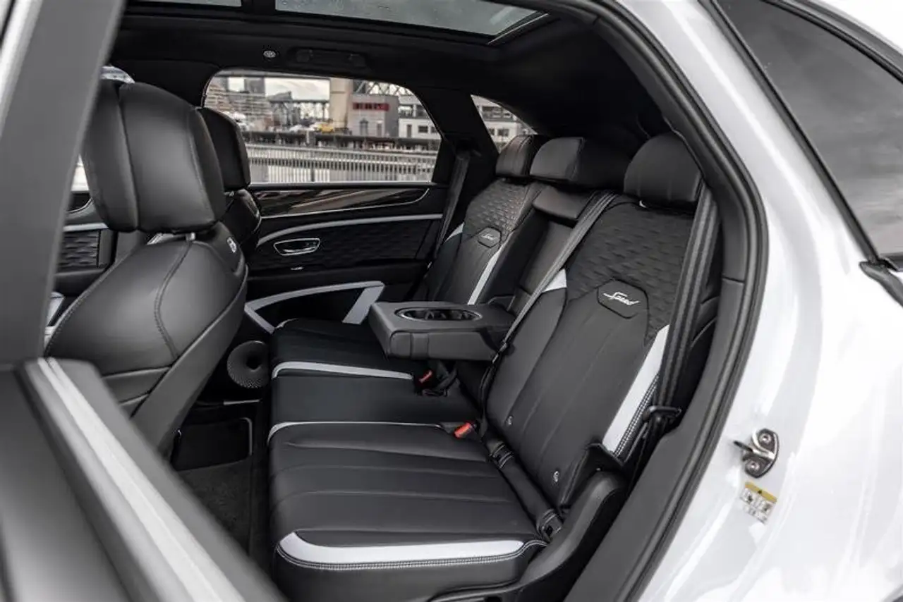 Bentley Bentayga снимка Bentley Bentayga