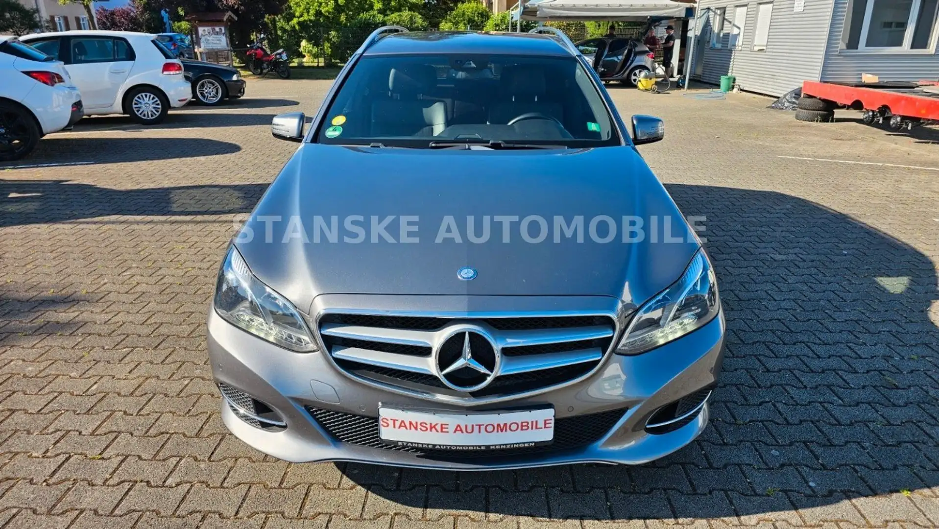 Mercedes-Benz E 300 E -Klasse T-Modell E 300 Edition E BlueTec Gri - 2