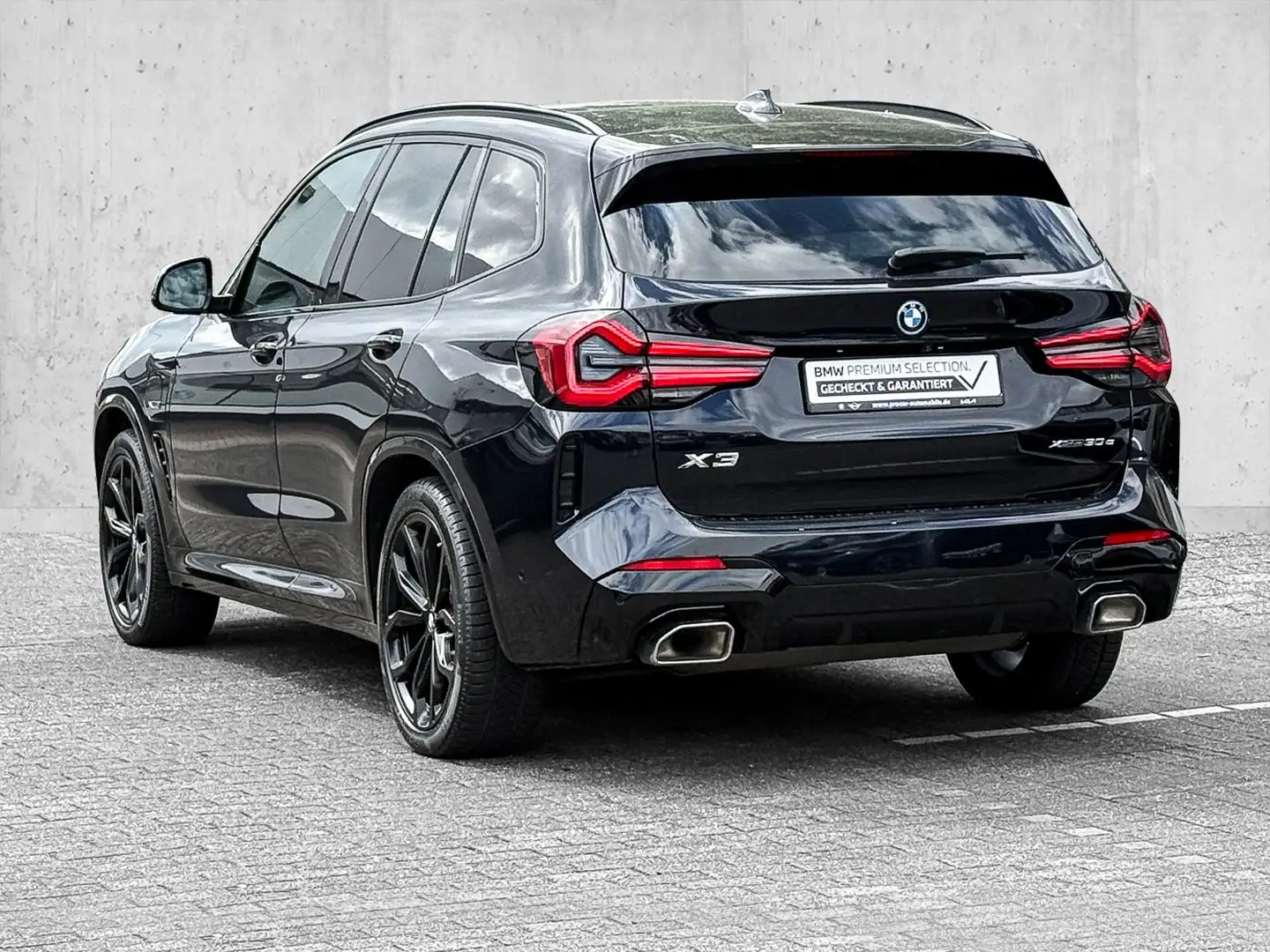 BMW X3 xDrive30e M Sport Aut. HUD PANO RFK NAVI LED DAB Schwarz - 2