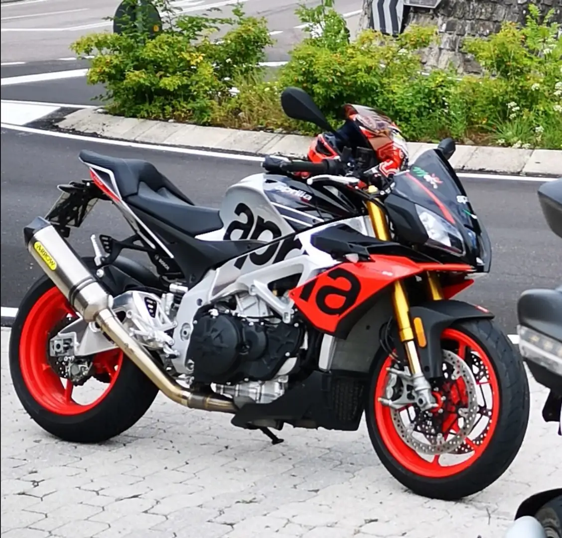 Aprilia Tuono factory Czerwony - 1