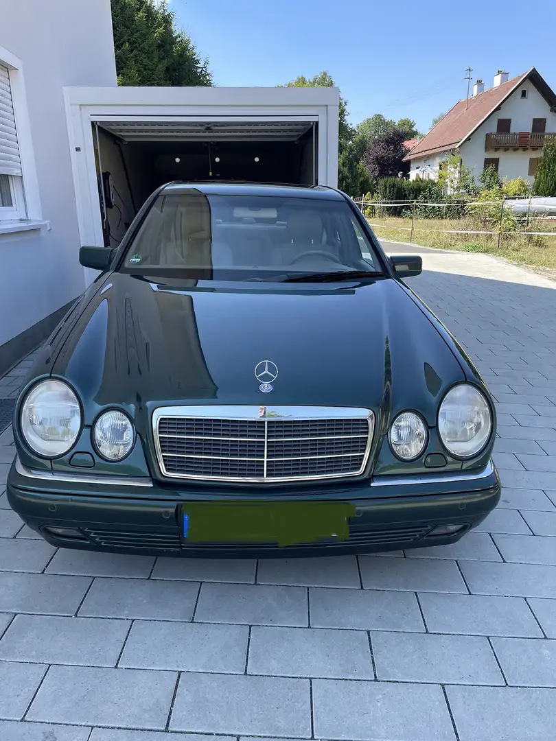 Mercedes-Benz E 200 Elegance - 1