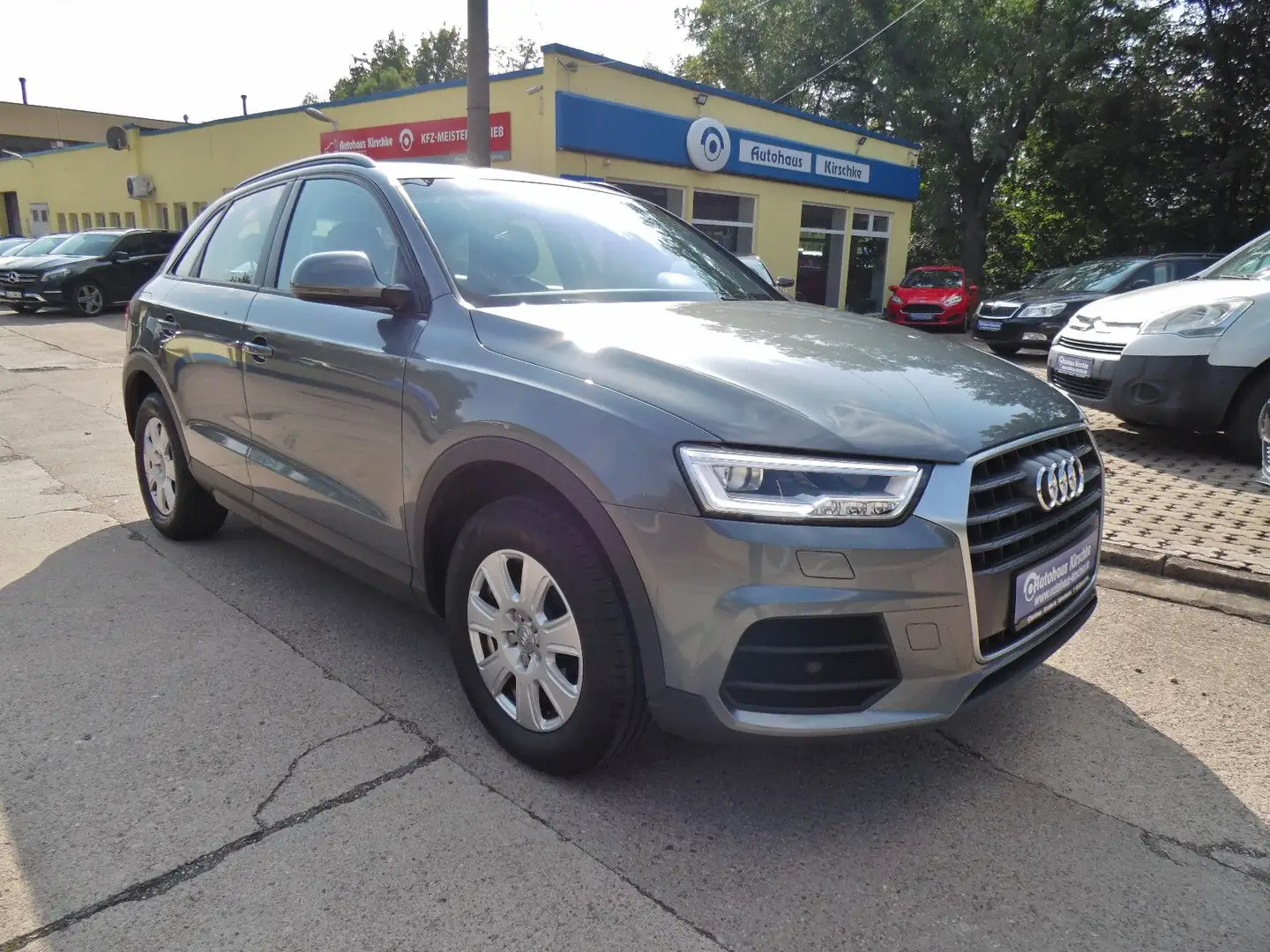 Audi Q3 TDI/AHK/Temp./SHZ/LED/PDC/ALU Grijs - 1